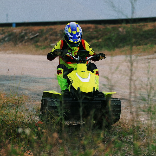 Etv-8 Elektrisk dobbeltsporet snescooter er velegnet til off-road udendørsaktiviteter